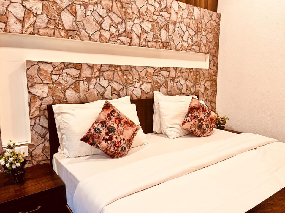 The Raarees Mist Resort, Munnar - Nested in Nature's Lap Hotel in Munnar