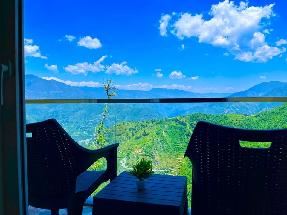 The Raarees Mist Resort, Munnar - Nested in Nature's Lap Hotel in Munnar