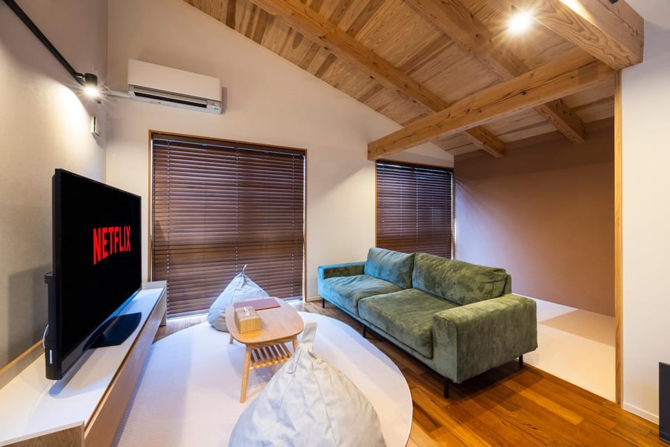 TV and multimedia, Living room, air conditioner