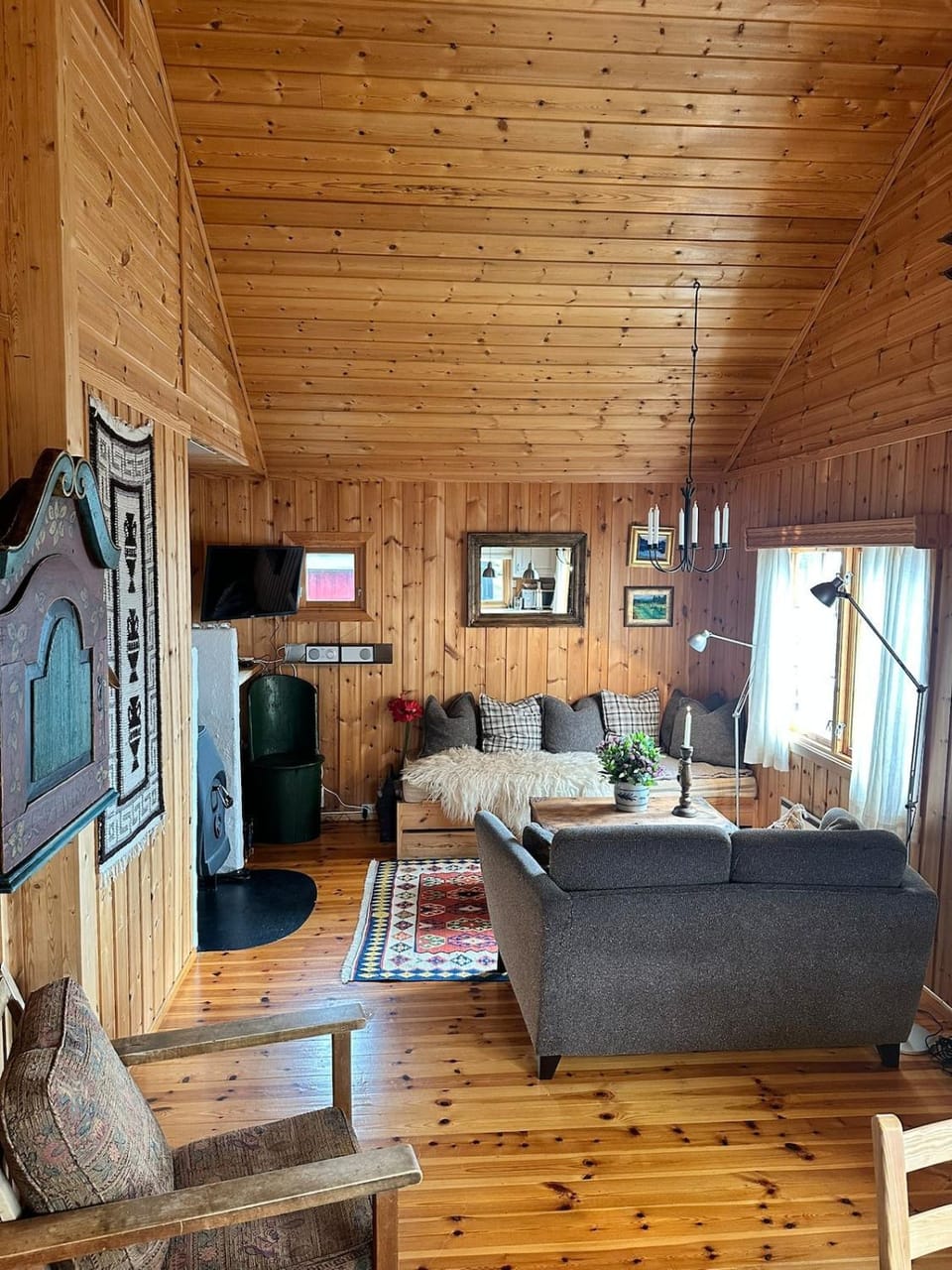 Communal lounge/ TV room, Living room, Seating area