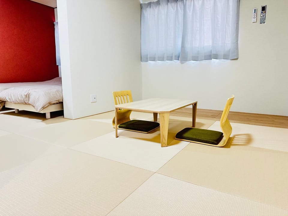 Photo of the whole room, Bedroom