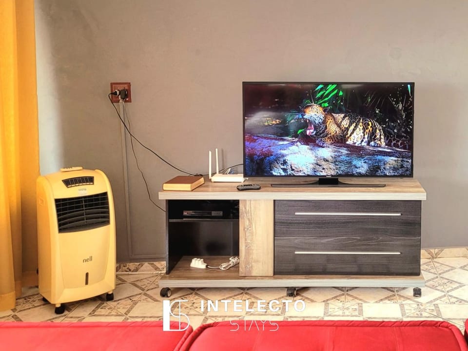 Communal lounge/ TV room, TV and multimedia