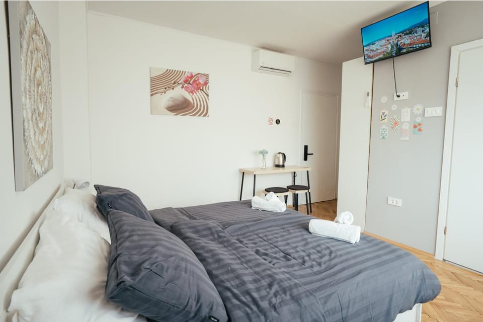 Self Check-in Accommodation Huang Bed and Breakfast in City of Zagreb