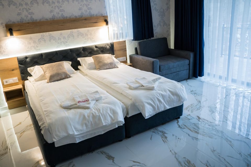 Bed, View (from property/room), Photo of the whole room, Seating area, Bedroom, towels