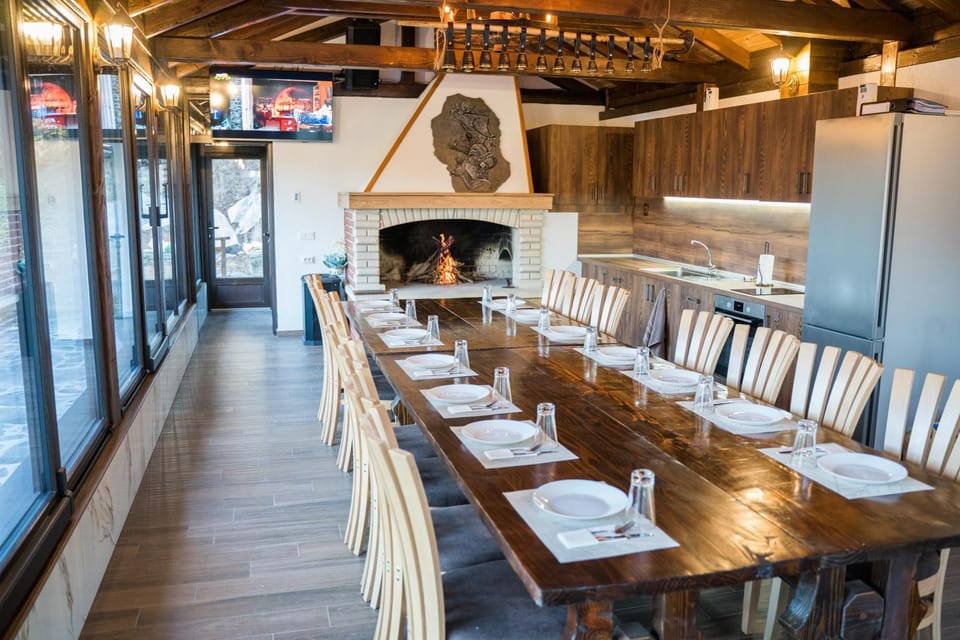 Restaurant/places to eat, Food and drinks, Banquet/Function facilities, Dining area, On site, Food