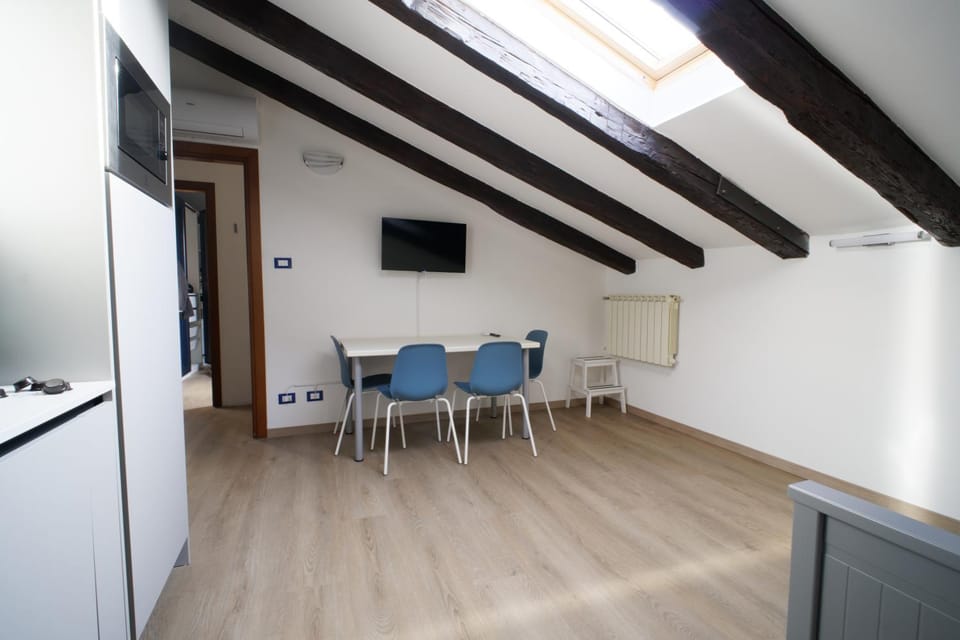 TV and multimedia, Kitchen or kitchenette, Dining area