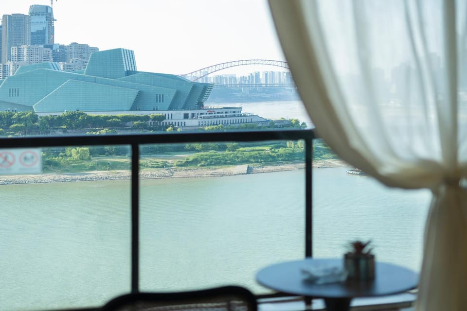 Natural landscape, View (from property/room), Balcony/Terrace, City view, River view