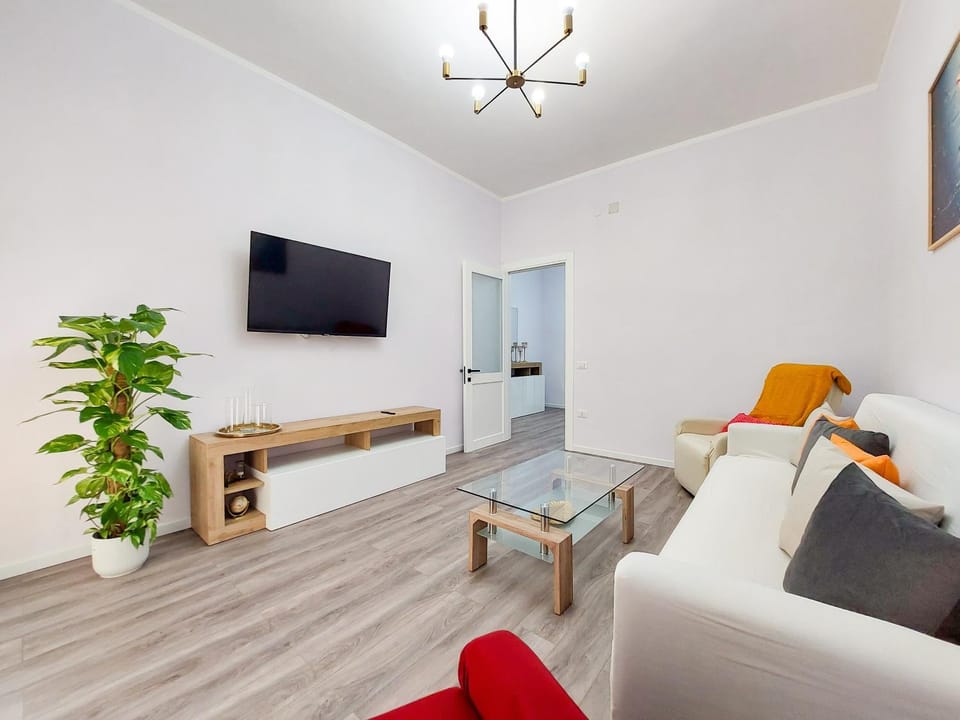 Communal lounge/ TV room, TV and multimedia, Living room, Seating area