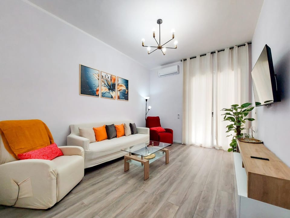 Communal lounge/ TV room, TV and multimedia, Living room, Seating area, Evening entertainment