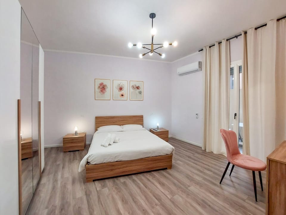 Bed, Photo of the whole room, Bedroom, wardrobe