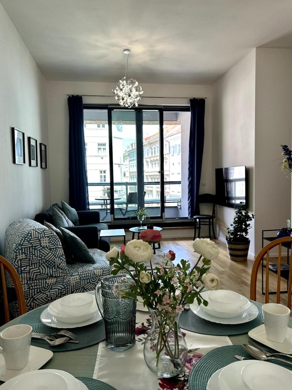 Living room, Dining area