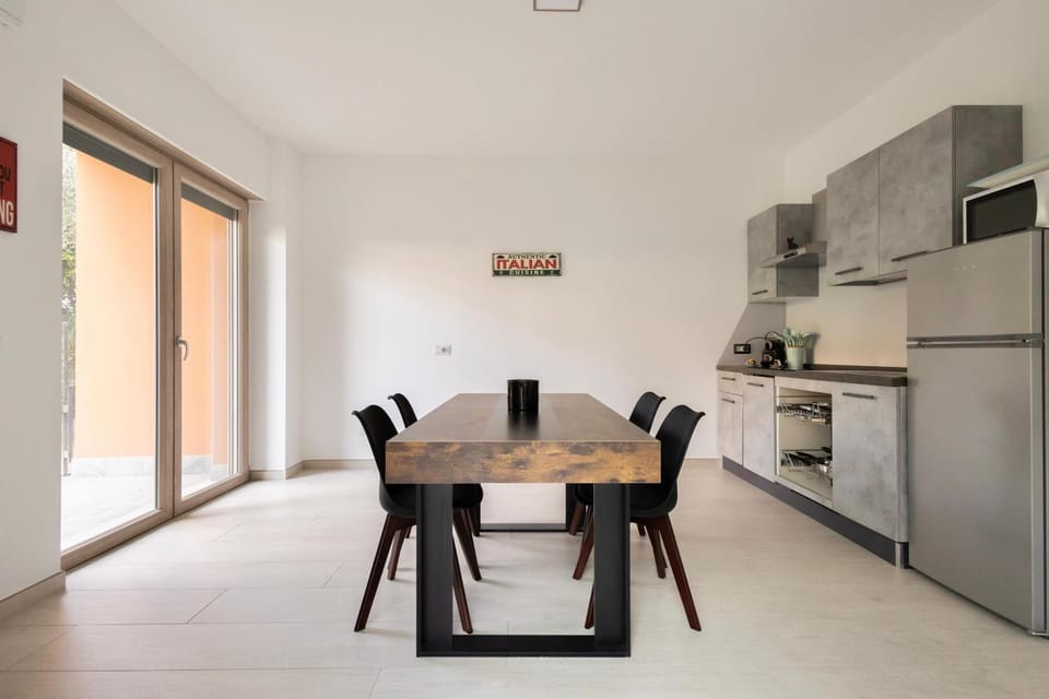 Kitchen or kitchenette, Dining area, dishwasher, stove