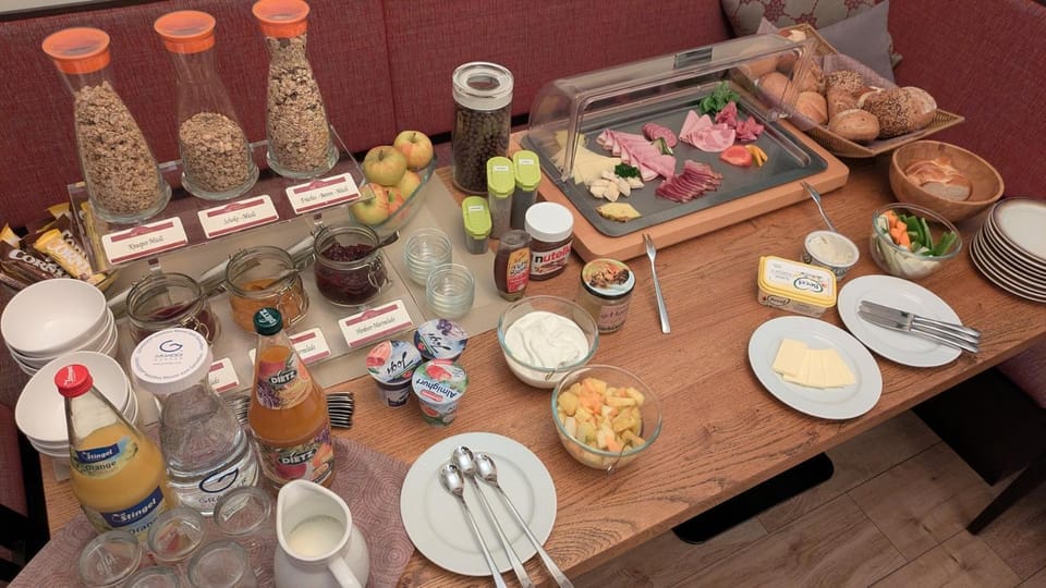 Breakfast, Buffet breakfast