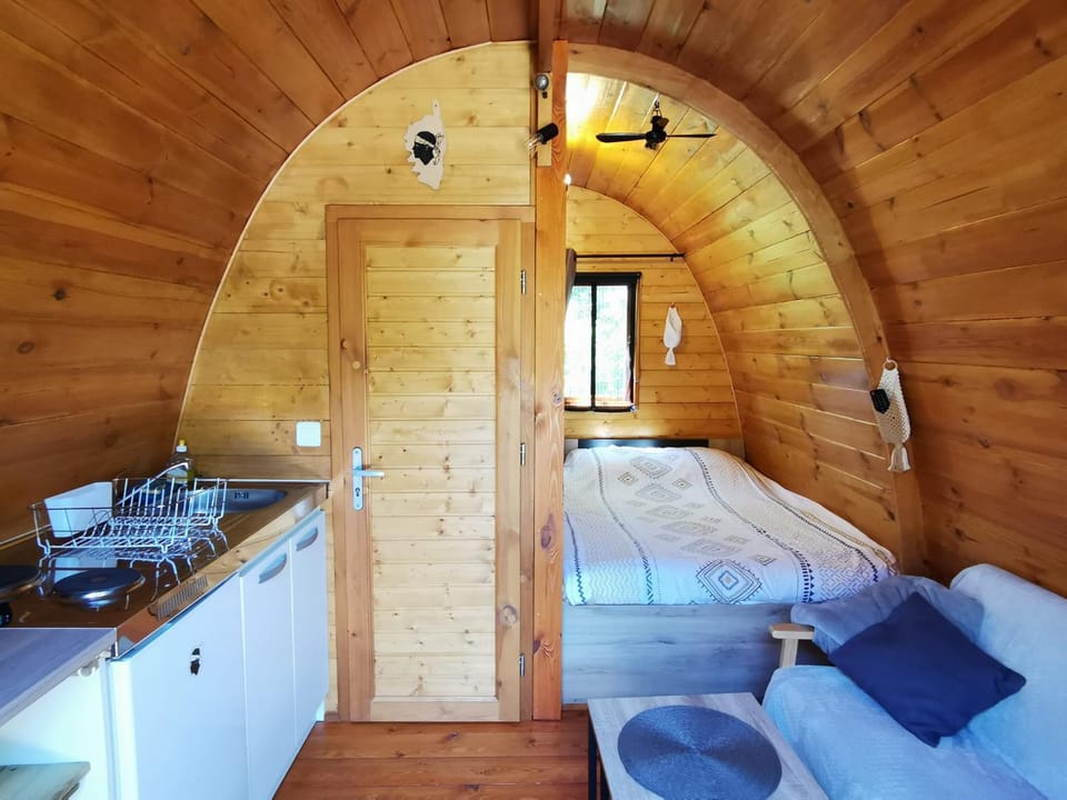 Ma cabane au fond du jardin Chalet in Porto-Vecchio