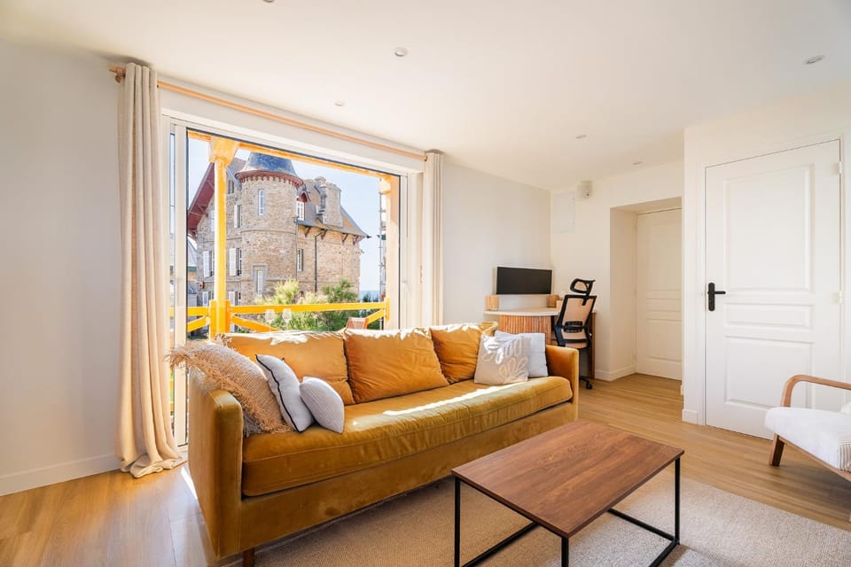 Balcony/Terrace, Living room