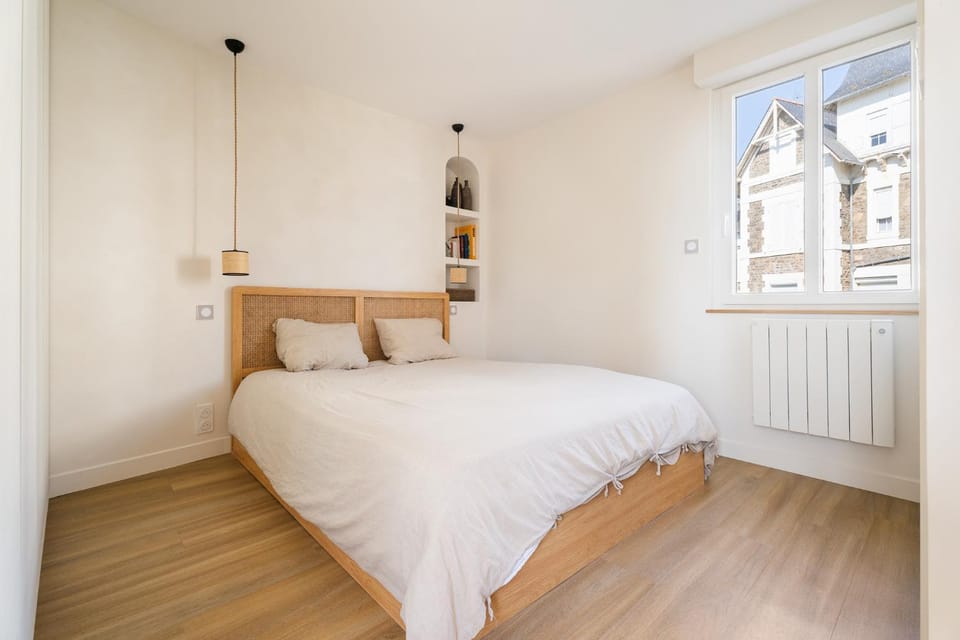 Bed, Bedroom