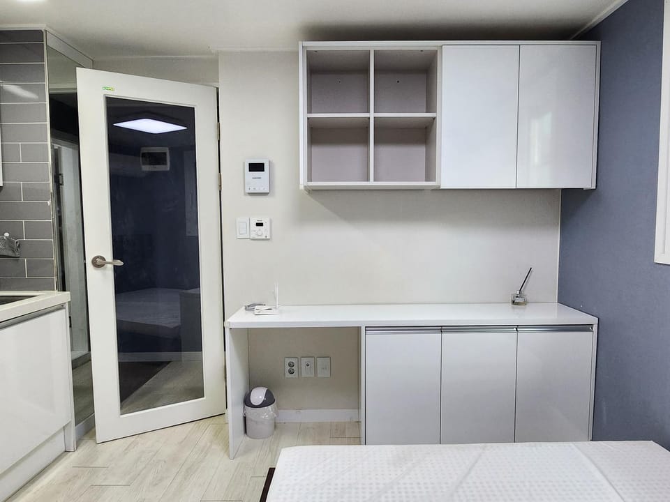 D Studio room at Soongsil Univ Entrance Station Apartment in Seoul