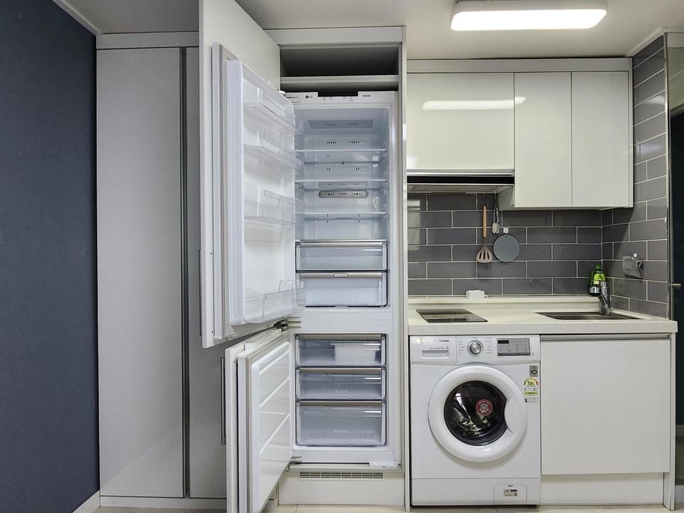 D Studio room at Soongsil Univ Entrance Station Apartment in Seoul