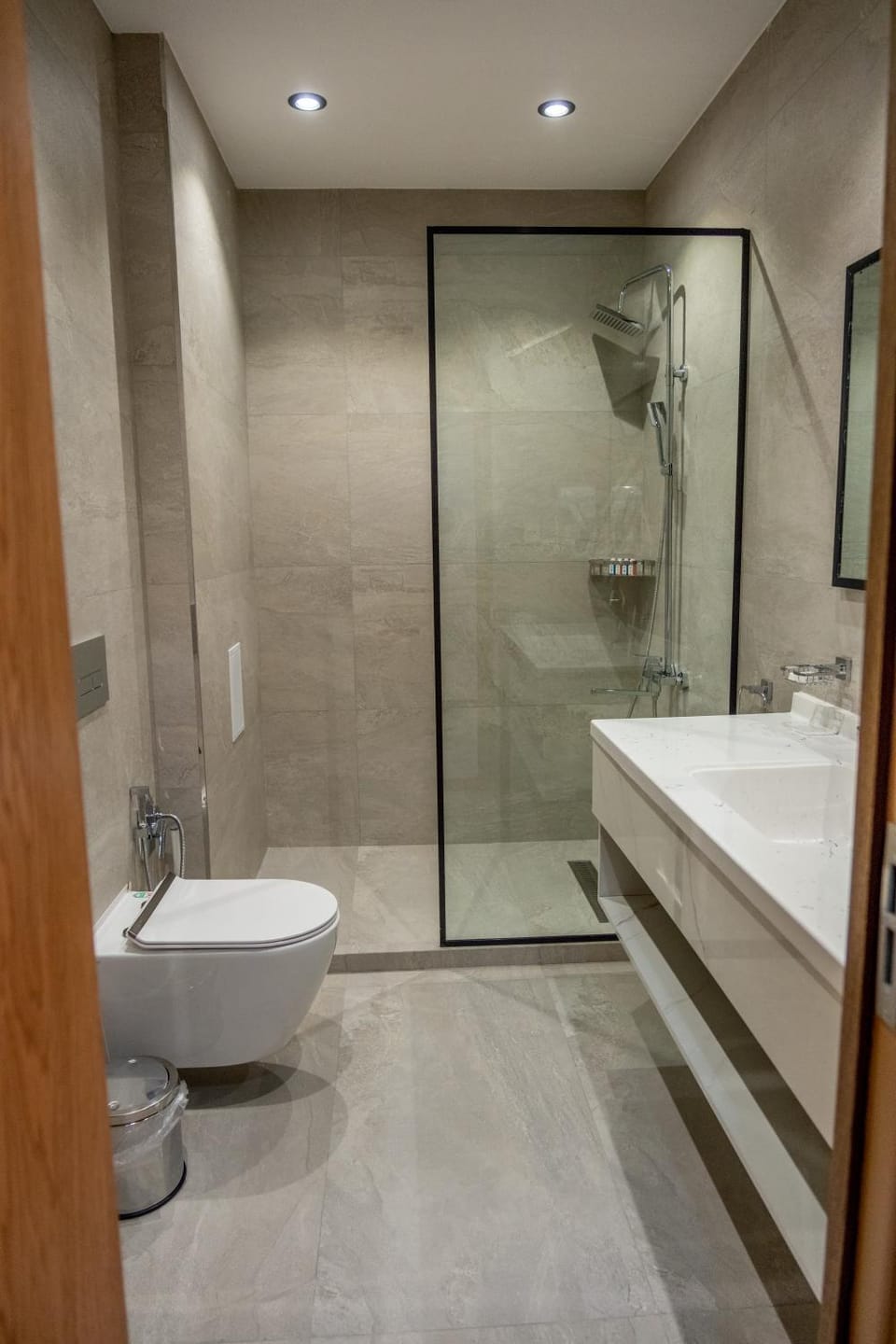 Shower, Toilet, Bathroom, towels