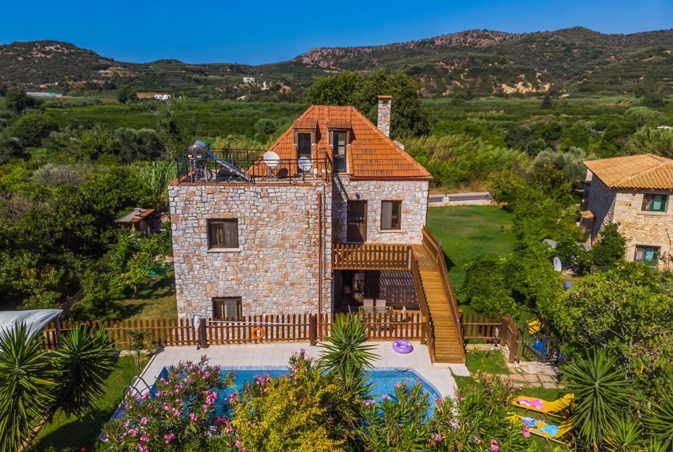 Property building, Natural landscape, Bird's eye view, Garden view, Pool view, Swimming pool