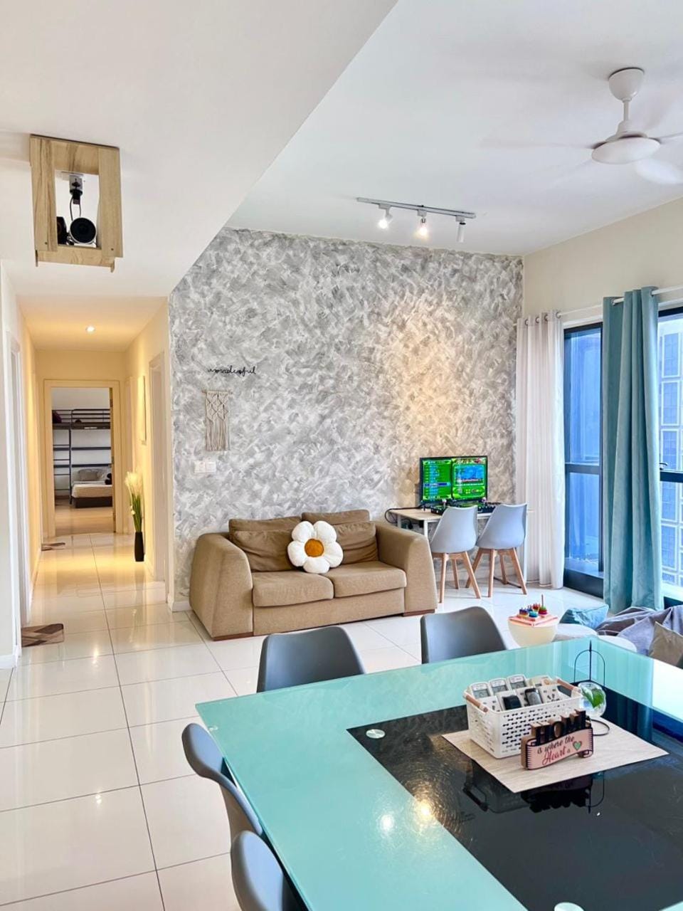 Gathering 13-15pax Kids Friendly Near to SunwayPyramid 3R3B Soccer Table, Game Console, 5G WiFi Android Projector, Board Games 华人房东 Apartment in Petaling Jaya