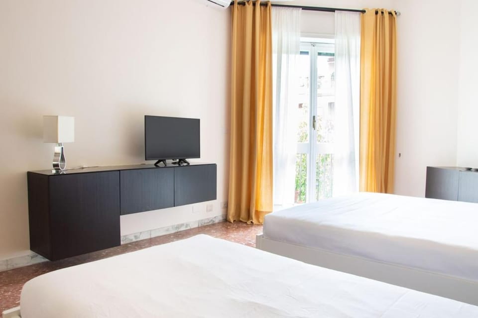 Vintage Charm & Comfort - Garbatella Apartment in Rome