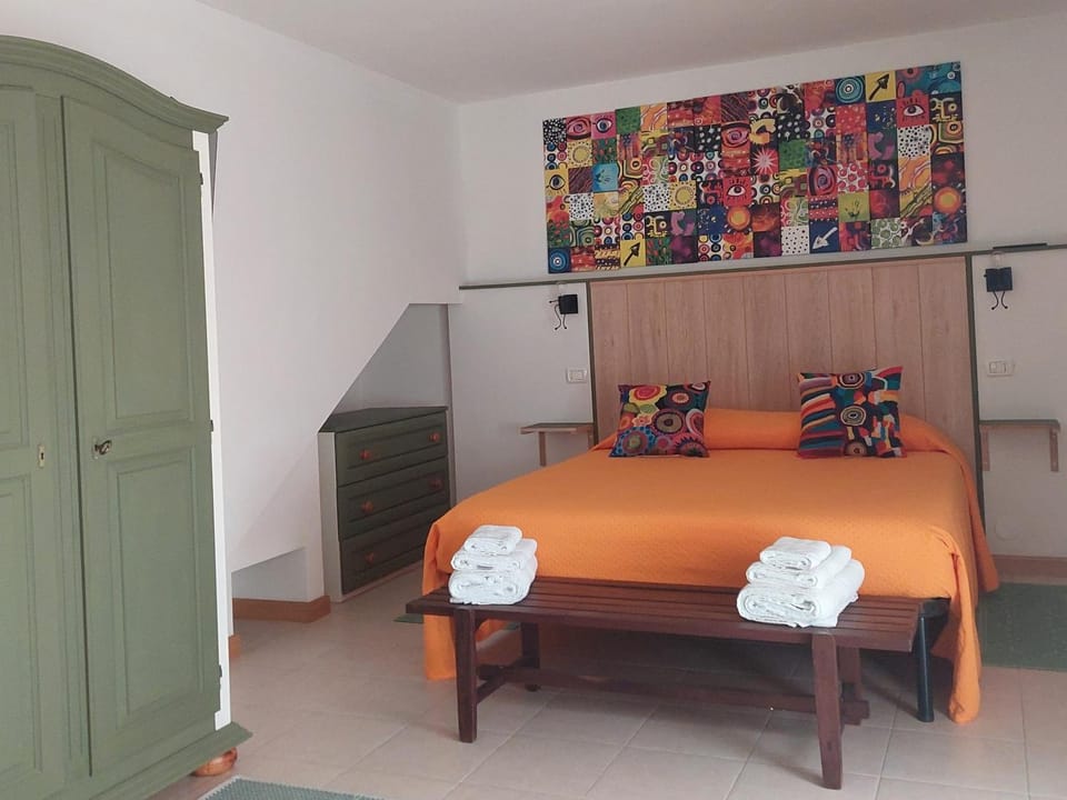 Bed, Photo of the whole room, Bedroom, wardrobe