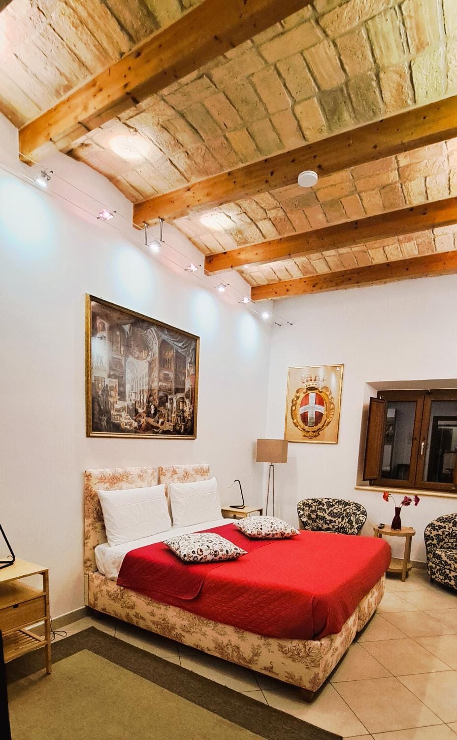 Bed, Living room, Photo of the whole room, Bedroom