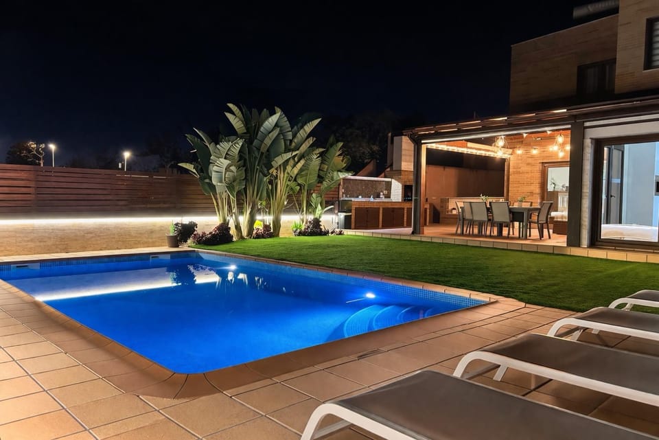 Villa Preciosa con picina cerca de la playa Villa in Garraf