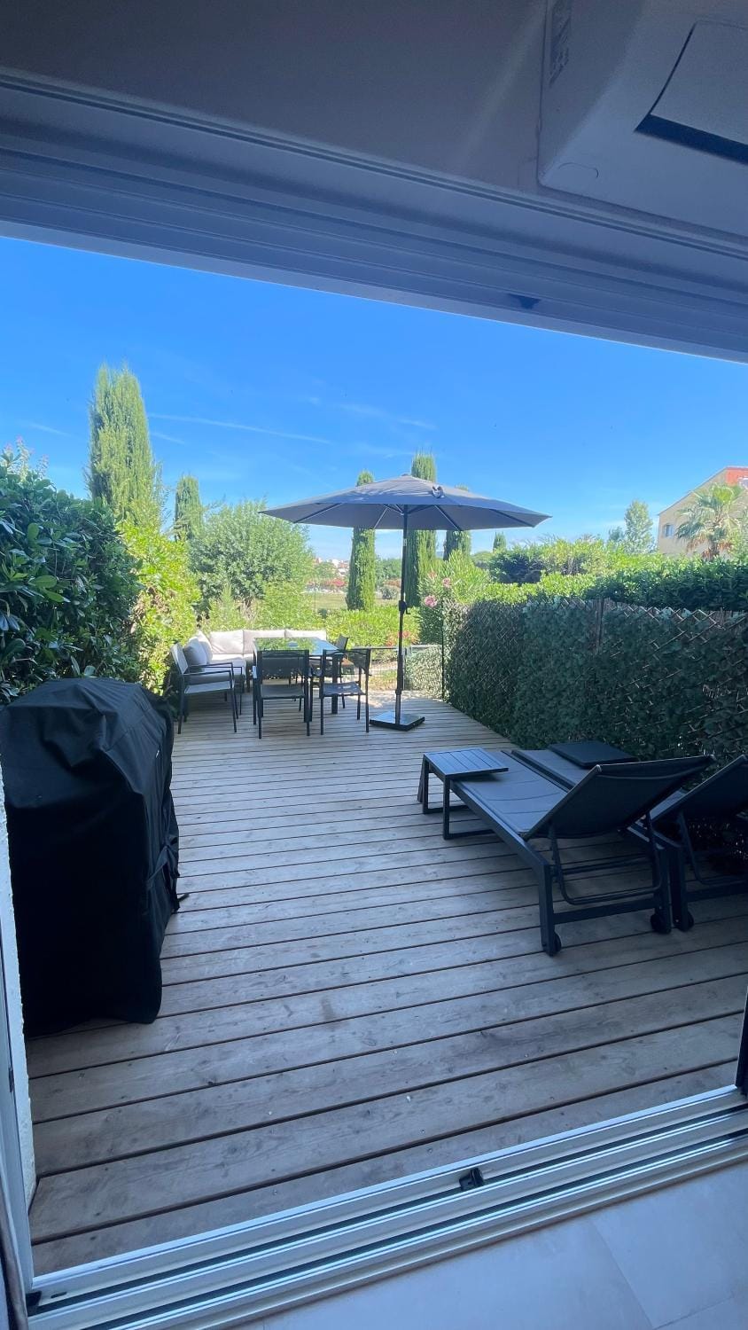 La Siesta 6 Personnes Bord de Plage et Piscine, terrasse de 30m2 Apartment in Gassin