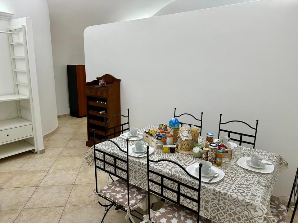 Living room, Breakfast, kitchen