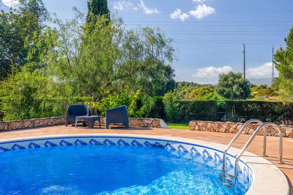 Natural landscape, Garden, Garden view, Pool view, Swimming pool, sunbed