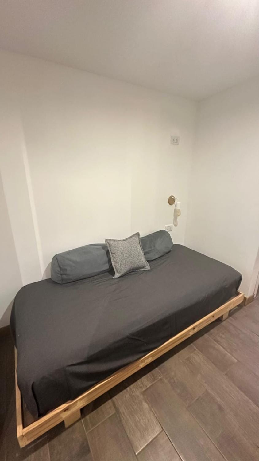 Bed, Seating area
