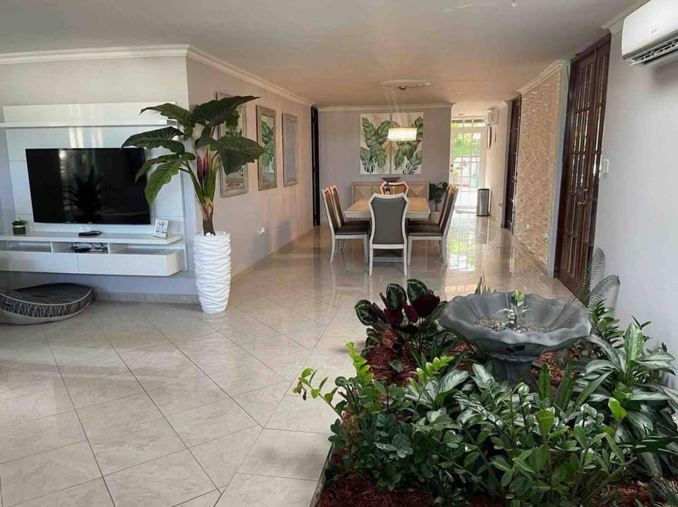 Private home in a gated community with pool! Villa in Palmas del Mar