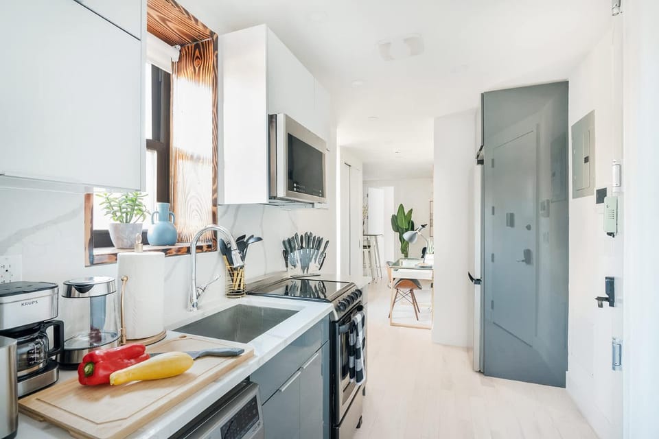 48-3FE 2BR Prime Midtown West Apartment in Midtown