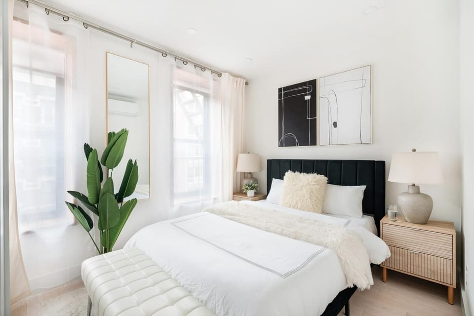 48-4FE 2BR Prime Midtown West Apartment in Midtown
