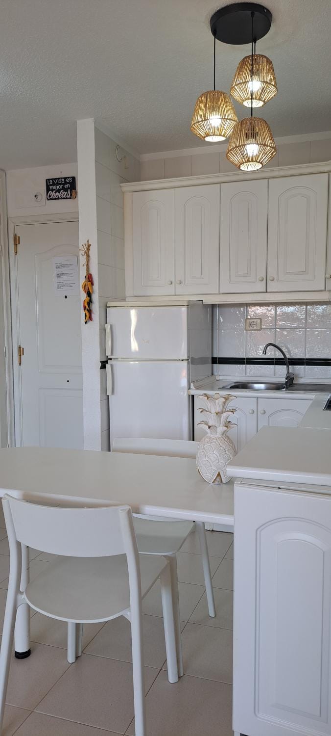 Kitchen or kitchenette, Dining area, stove