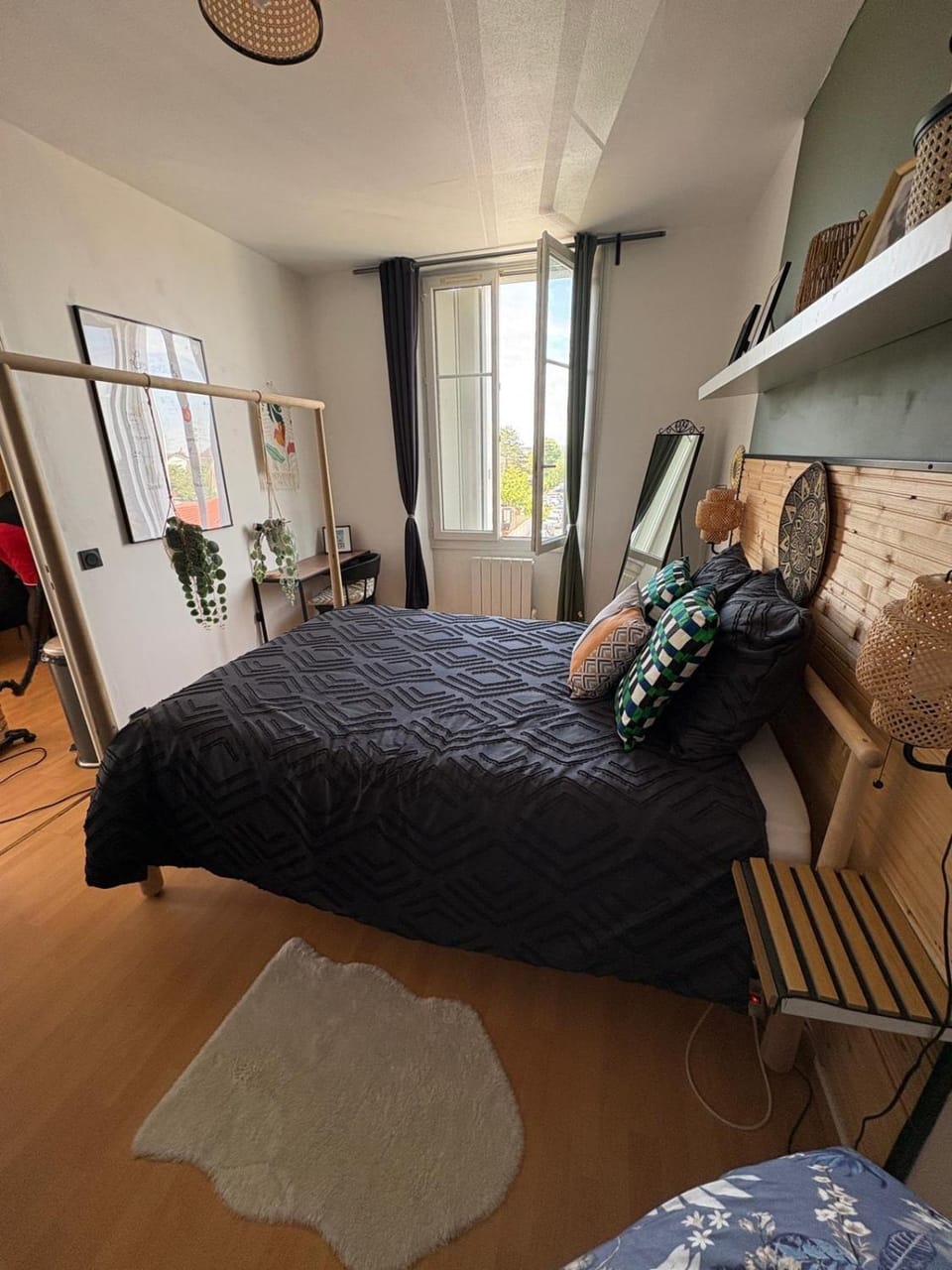 Un cocon au Presbytère avec place de parking voiture gratuite Apartment in Caen