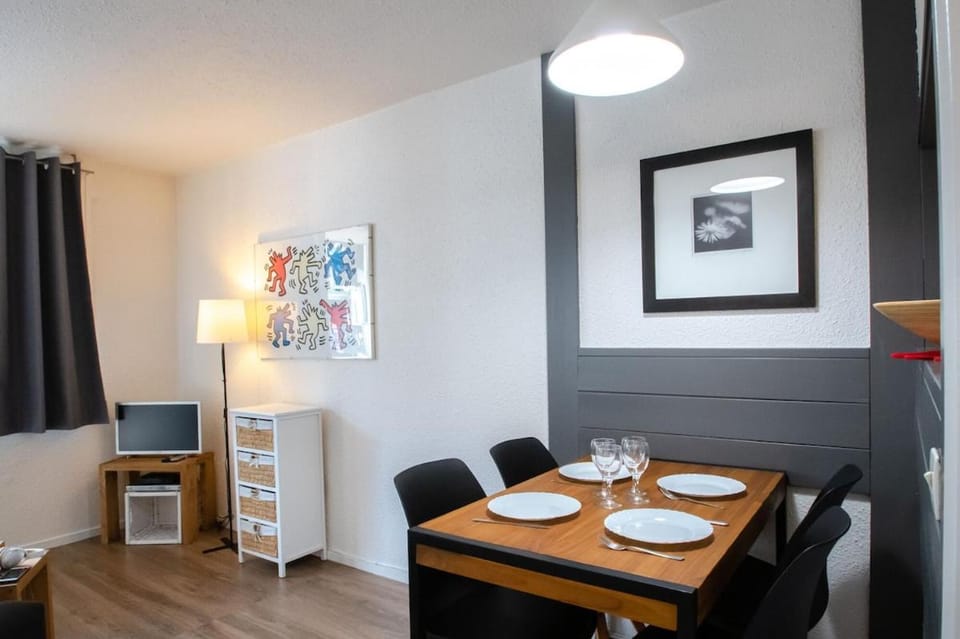 TV and multimedia, Dining area