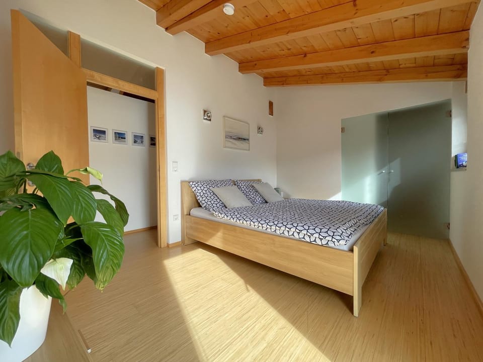 Bedroom, wardrobe