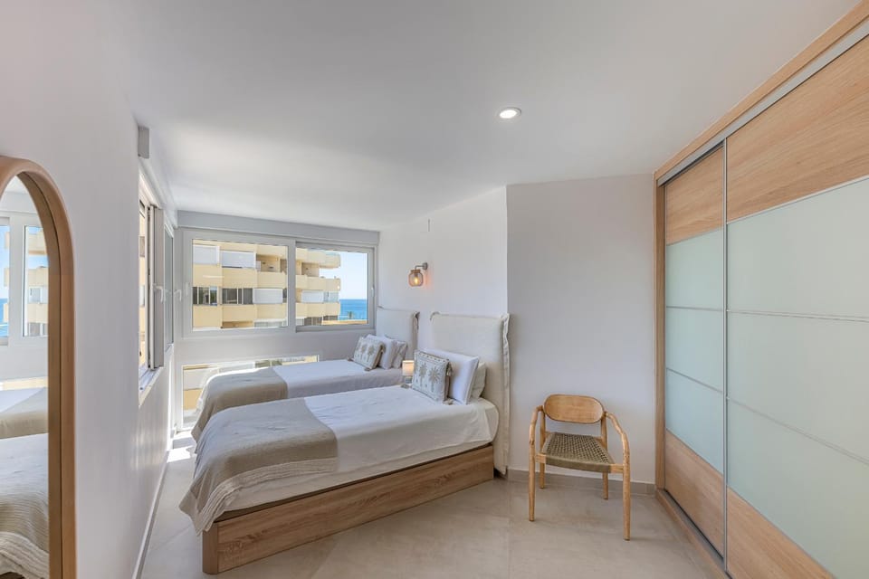 Marbella Center Bechfront 4 persons Apartment in Marbella