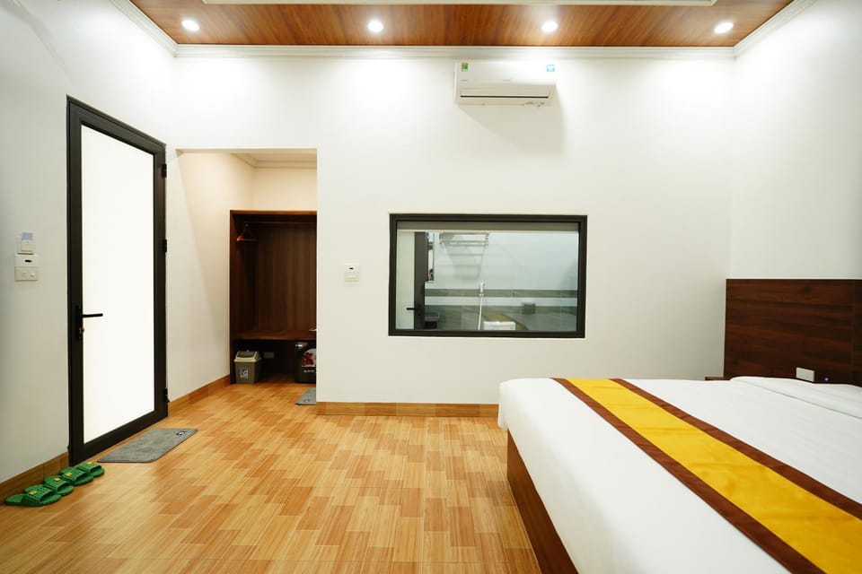 Bed, Bedroom, air conditioner