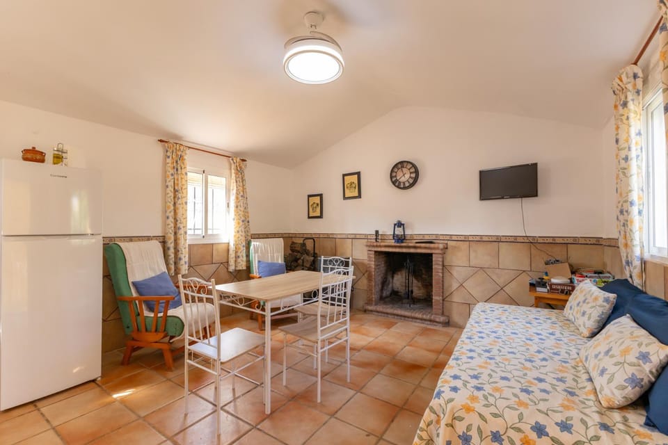 Living room, Dining area, fireplace