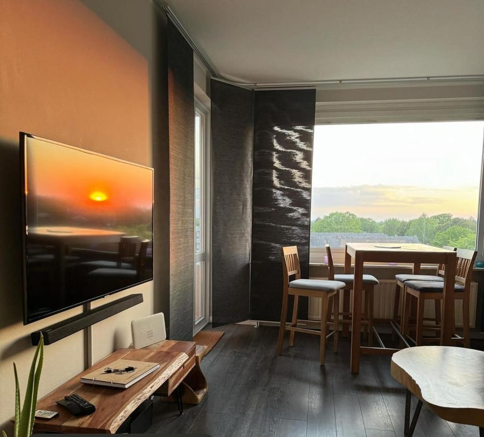 TV and multimedia, Living room, Dining area