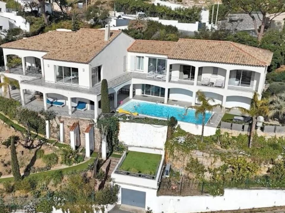 Property building, Summer