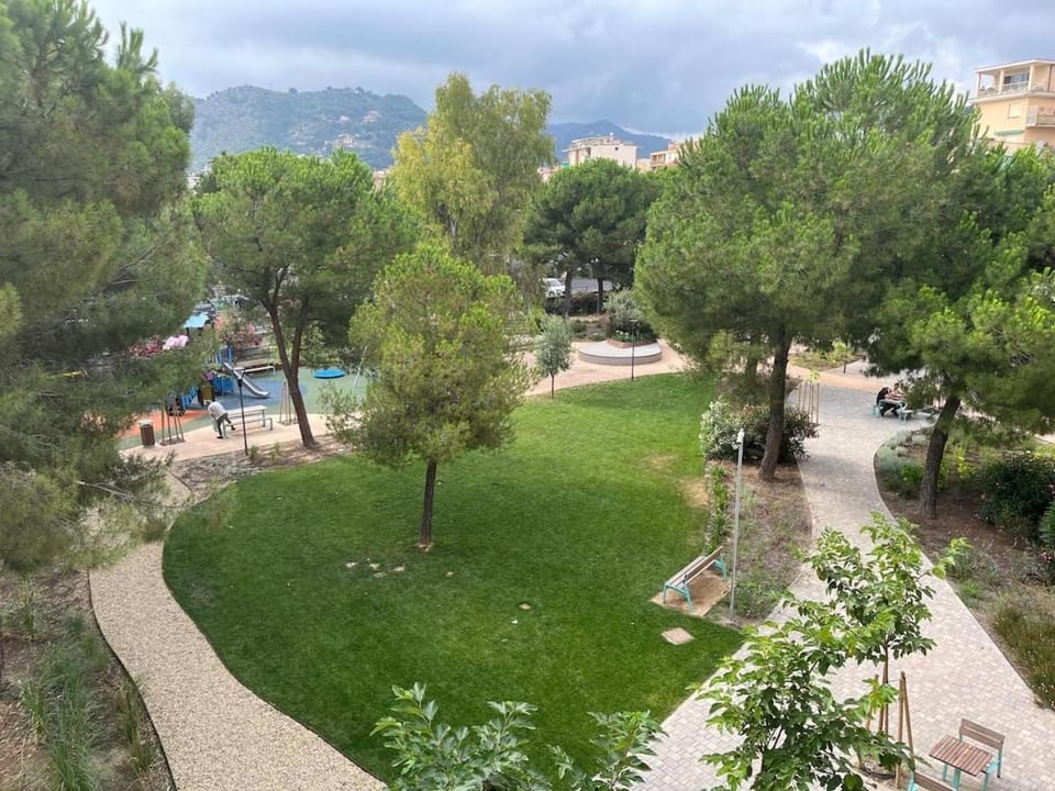 Nearby landmark, Day, Natural landscape, Garden, Garden view, Mountain view