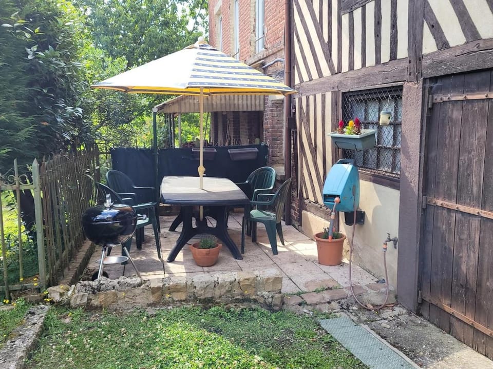 Authentique Maison Normande de village Chalet in Normandy