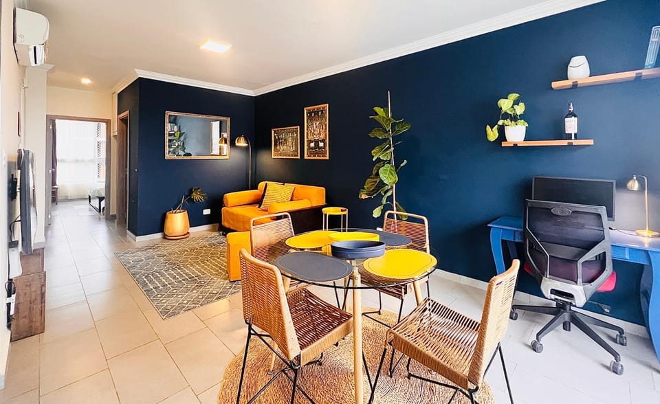 TV and multimedia, Living room, Seating area, Dining area