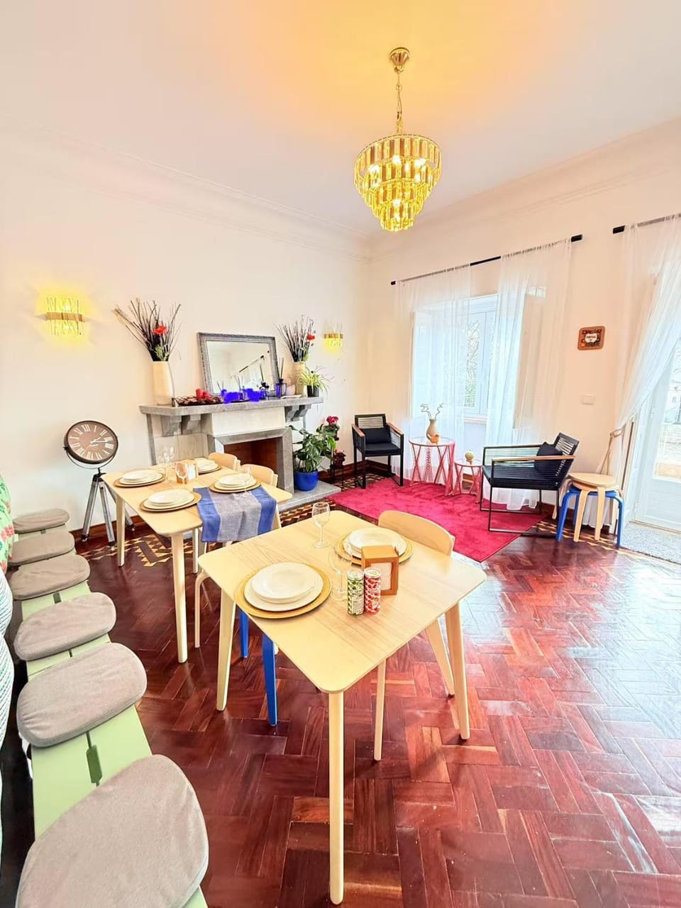Living room, Seating area, Dining area