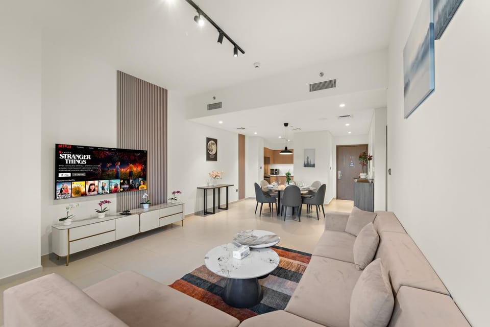 TV and multimedia, Living room, Evening entertainment, internet, air conditioner
